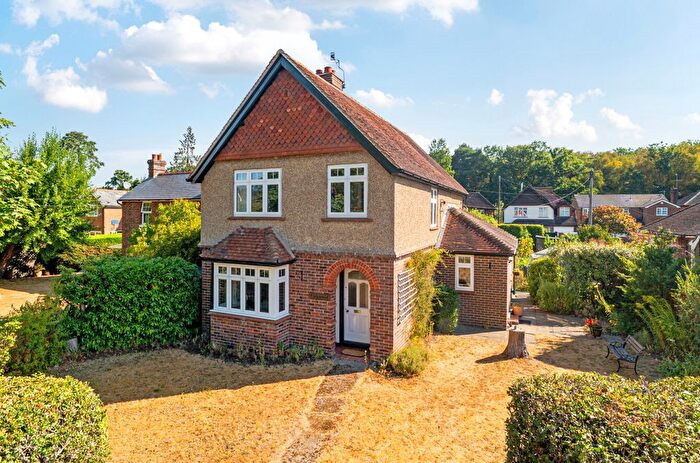4 Bedroom Detached House For Sale In Elstead, Godalming, Surrey, GU8