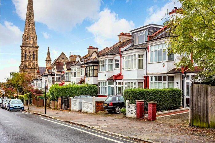 2 Bedroom Flat To Rent In Trinity Rise, London, SW2
