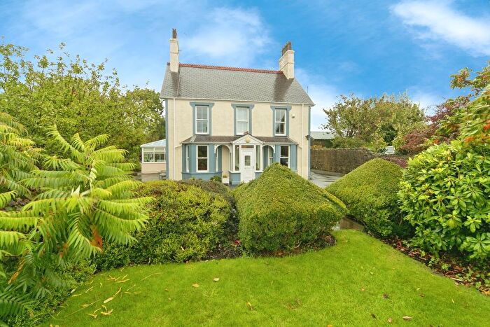 4 Bedroom Detached House For Sale In Ffordd Caergybi, Llanfairpwllgwyngyll, LL61