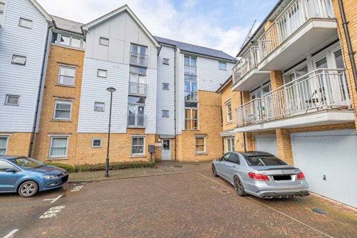 2 Bedroom Flat To Rent In Bingley Court, Canterbury, Kent, CT1