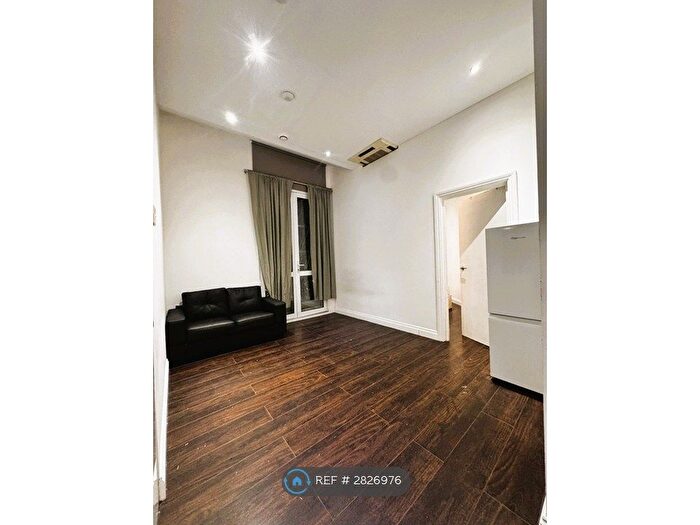 1 Bedroom Flat To Rent In High Street, London, KT3