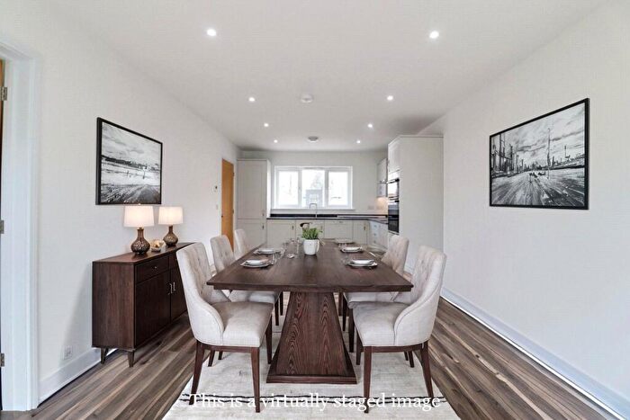 4 Bedroom Semi Detached House For Sale In Market Gardens, Torrington, Devon, EX38