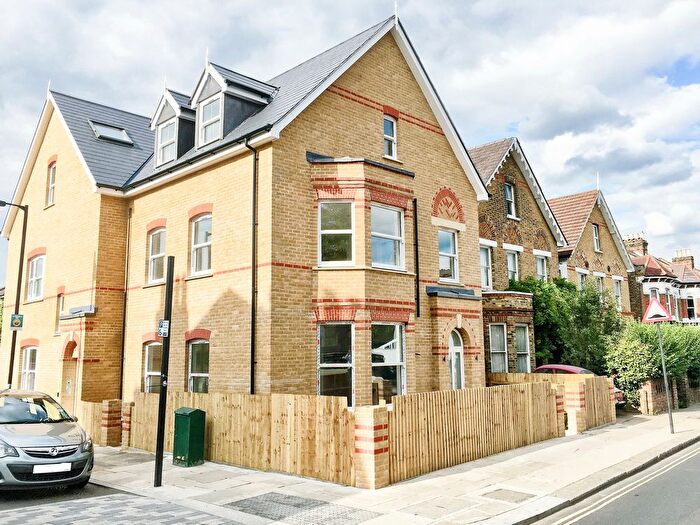 2 Bedroom Flat To Rent In Elsie Road, East Dulwich, London, SE22