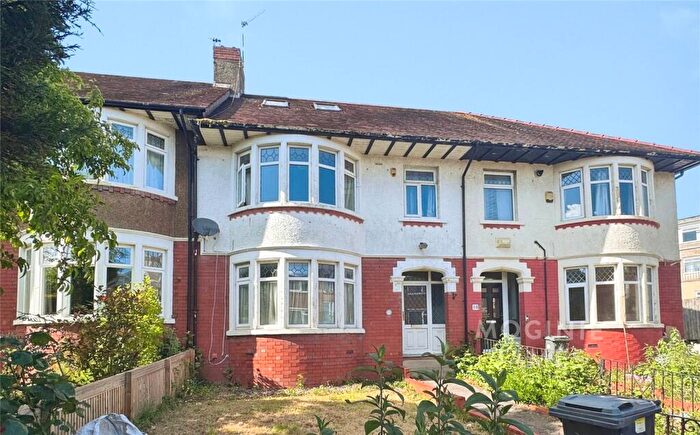 3 Bedroom Terraced House For Sale In Melrose Avenue, Penylan, Cardiff, CF23