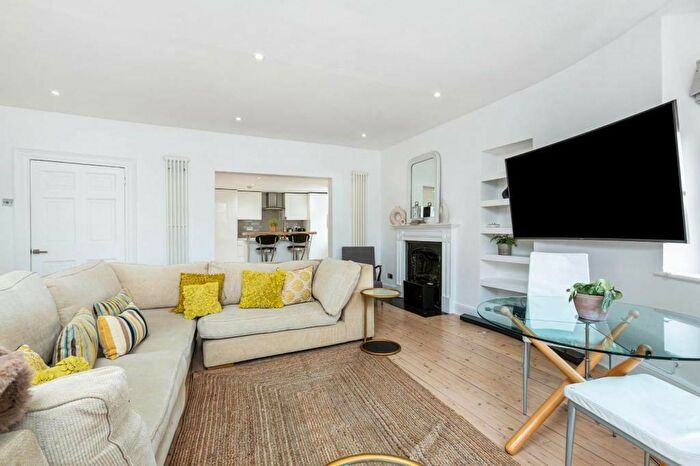 2 Bedroom Apartment To Rent In Mortlake High Street, London, SW14