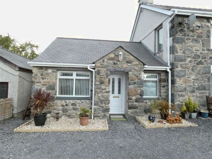 1 Bedroom Semi-Detached House To Rent In Groeslon, Caernarfon, Gwynedd, LL54