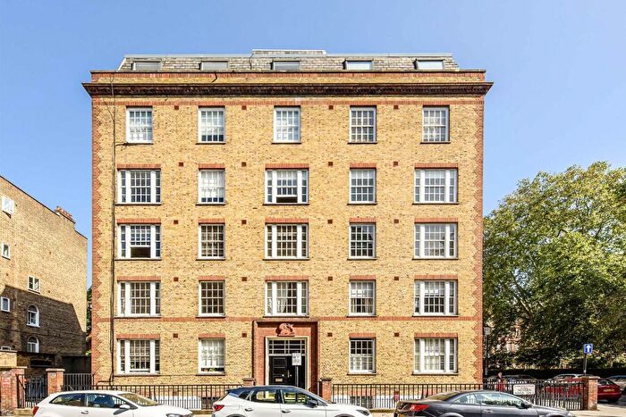 3 Bedroom Flat To Rent In Nevern Square, Earls Court, SW5