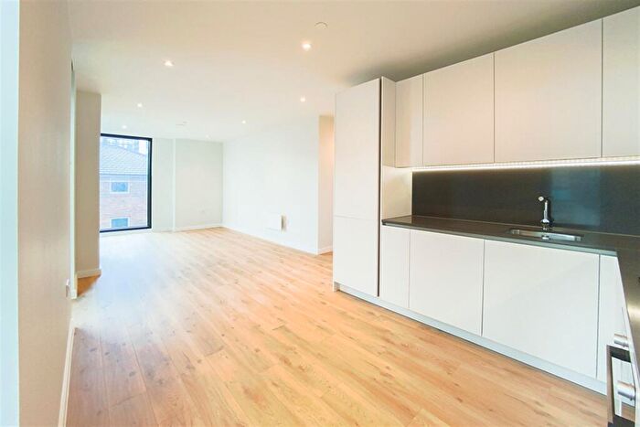 2 Bedroom Apartment To Rent In The Gate, Meadowside, M4