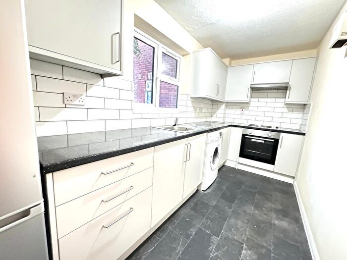 1 Bedroom Flat To Rent In Goresbrook Road, Dagenham, RM9