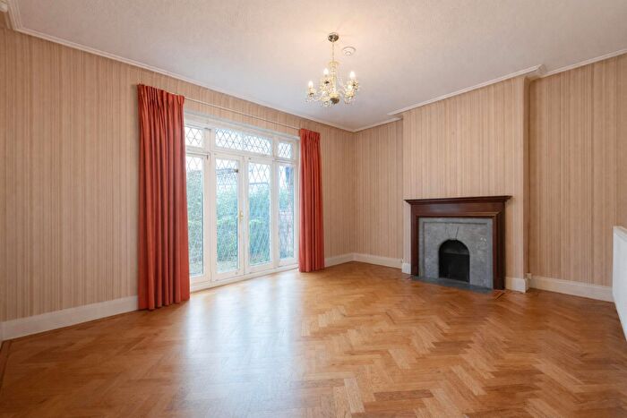 House To Rent In The Drive, Ilford, IG1