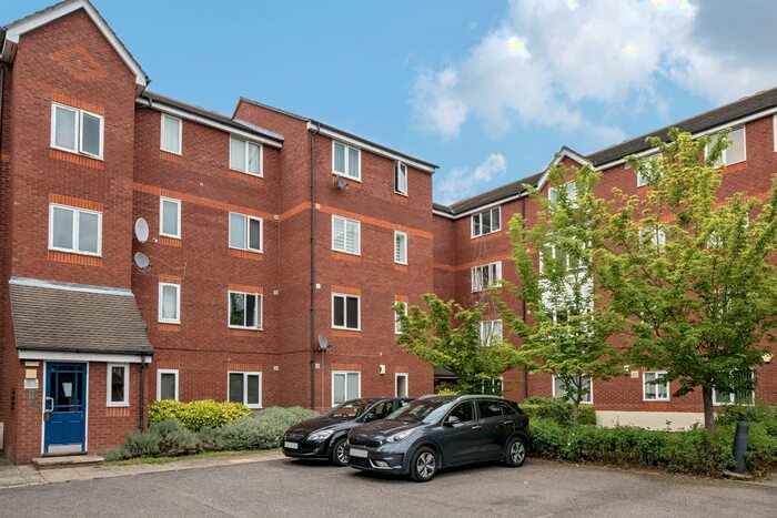 1 Bedroom Flat To Rent In Harlinger Street, London, SE18