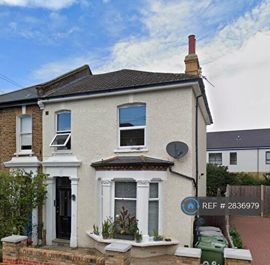 2 Bedroom Flat To Rent In Lewisham, London, SE13