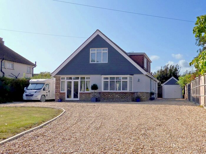 3 Bedroom Detached House For Sale In Barrack Lane, Aldwick, Bognor