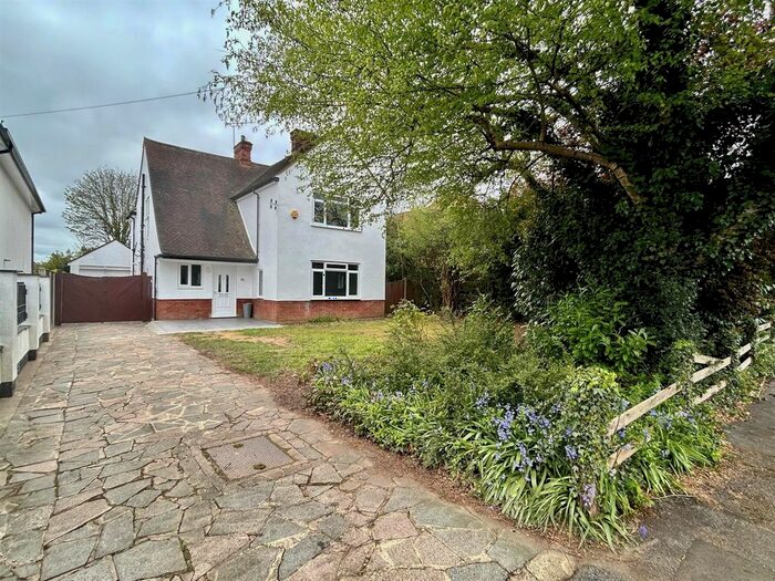 4 Bedroom Detached House To Rent In Harrow Drive, Hornchurch, RM11