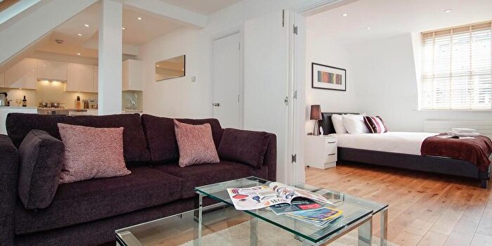 1 Bedroom Flat To Rent In Brook Court, Laurence Pountney Lane, Cannon Street, EC4R
