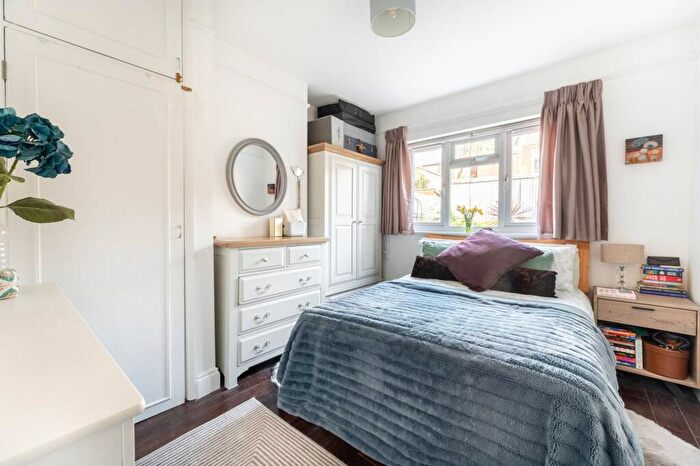 1 Bedroom Flat For Sale In Rucklidge Avenue, Harlesden, London, NW10