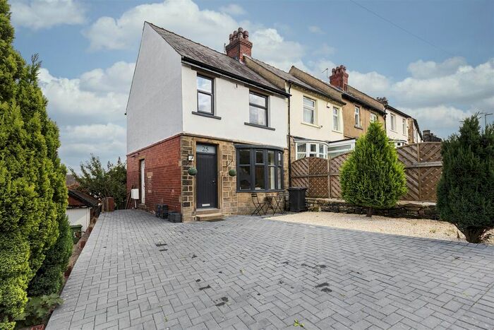 3 Bedroom Property To Rent In Moor End Road, Lockwood, Huddersfield, HD4