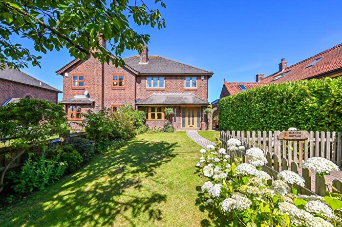 4 Bedroom Semi-Detached House For Sale In Trampers Lane, North Boarhunt, Fareham, PO17