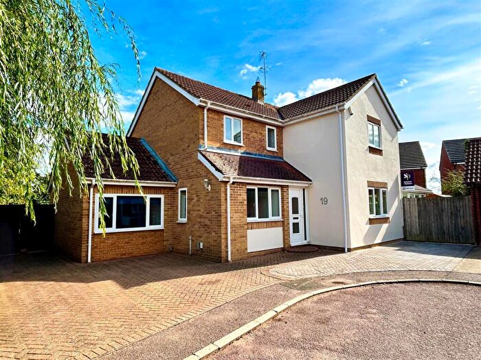 4 Bedroom Detached House For Sale In Monson Way, Oundle, Peterborough, PE8