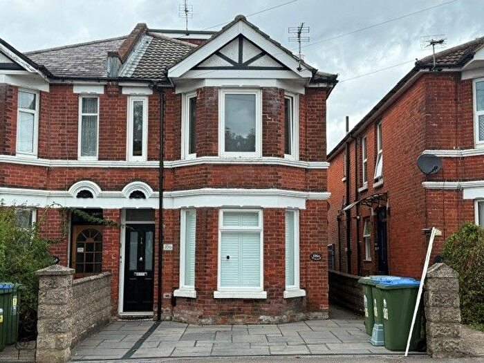 3 Bedroom Maisonette To Rent In Winchester Road, Southampton, SO16