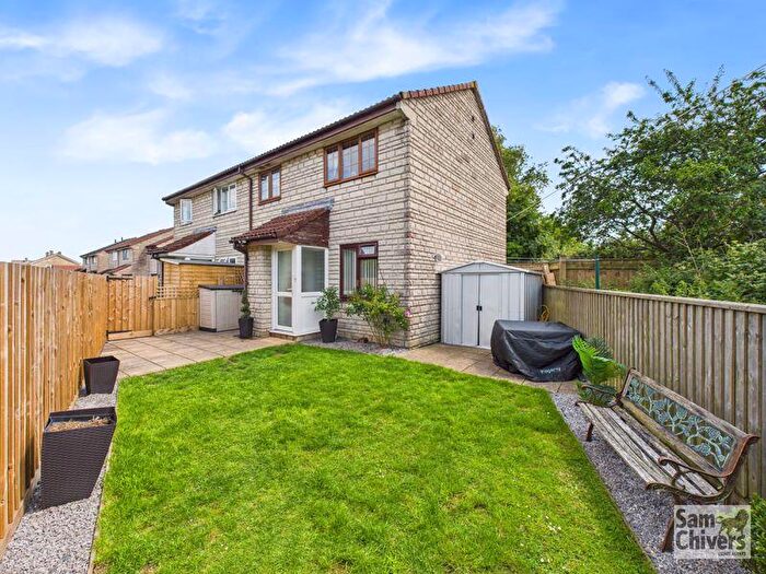 1 Bedroom Flat For Sale In Mendip Close, Paulton, BS39