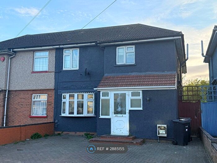 5 Bedroom Semi-Detached House To Rent In Duke Road, Ilford, IG6