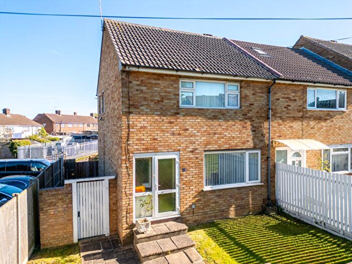 2 Bedroom End Of Terrace House For Sale In Farlow Close, Northfleet, DA11