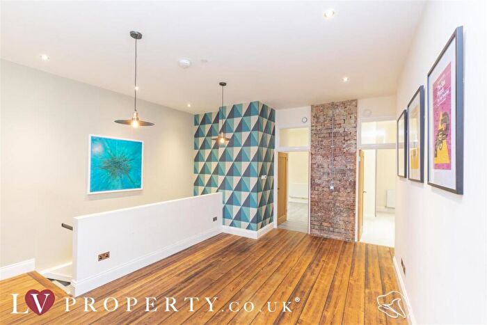 2 Bedroom Apartment To Rent In James Street, Jewellery Quarter, Birmingham, West Midlands, B3