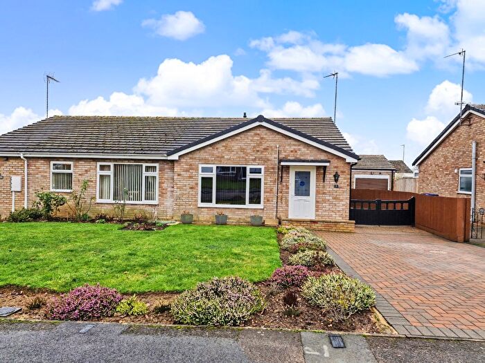 2 Bedroom Semi Detached Bungalow For Sale In Fay Close, Woodford Halse, NN11