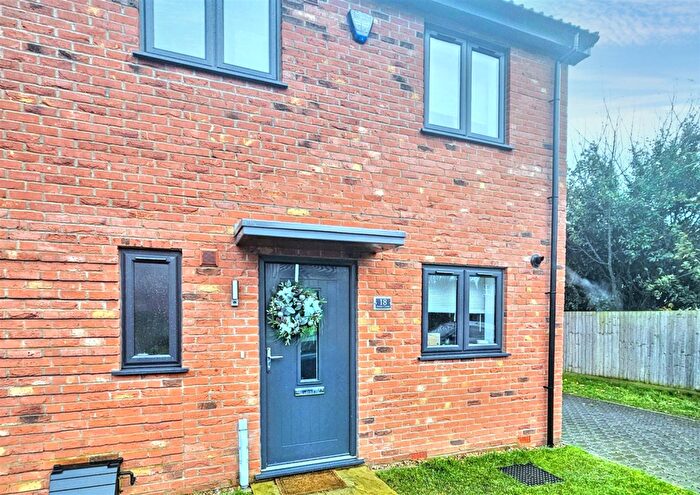 3 Bedroom Semi-Detached House To Rent In Dean Close, Weston, PE12