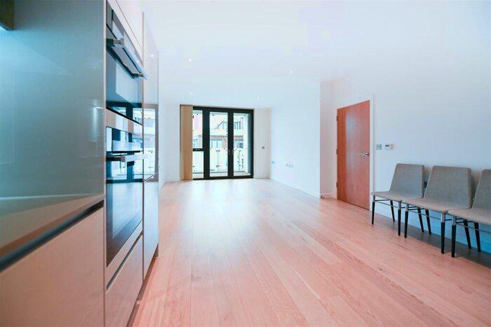 2 Bedroom Apartment To Rent In Quebec Way, London, SE16