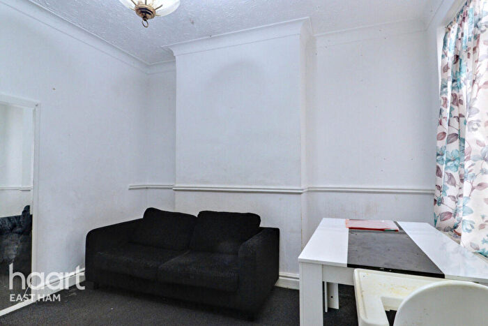 3 Bedroom Terraced House For Sale In Boston Road, London, E6