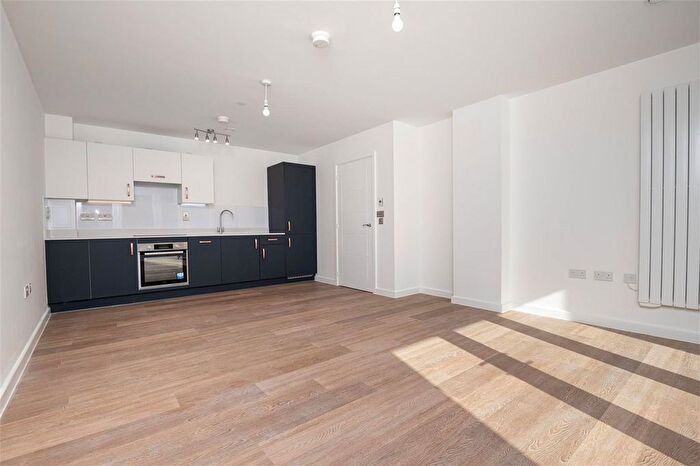 1 Bedroom Flat To Rent In Walton Court, Walton-On-Thames, KT12