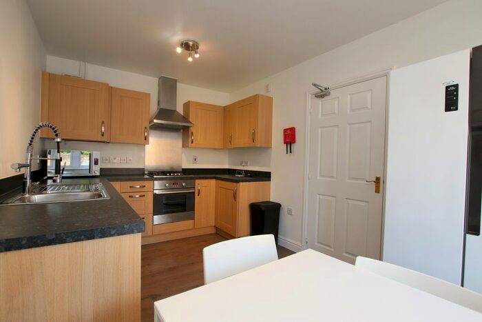 6 Bedroom End Of Terrace House To Rent In Breachwood View, Bath BA2