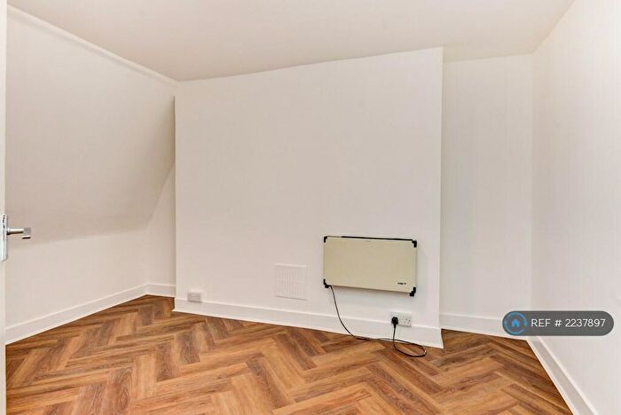 1 Bedroom Penthouse To Rent In Brighton And Hove, Brighton, BN1