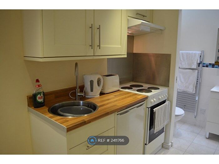 Studio To Rent In Cheltenham, Cheltenham, GL53