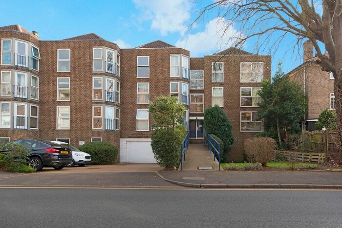 2 Bedroom Flat To Rent In Glenbuck Road, Surbiton, KT6