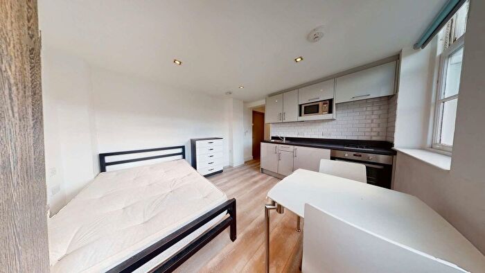 Studio To Rent In Kilburn High Road, London, NW6