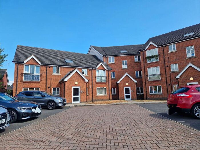 2 Bedroom Flat To Rent In Apple Tree Close, Newark, NG24
