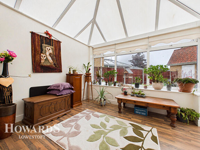 3 Bedroom Detached House For Sale In Willowbrook Close, Carlton Colville, NR33