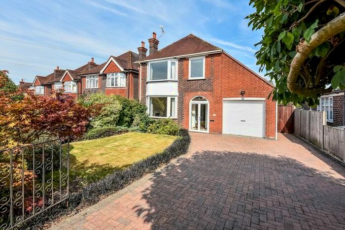 3 Bedroom Detached House To Rent In East Meads, Guildford, GU2