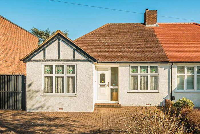 2 Bedroom Property For Sale In Lyndhurst Avenue, Twickenham, TW2