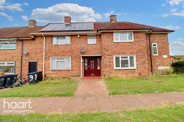 3 Bedroom Terraced House For Sale In Woodside Green, Northampton, NN5