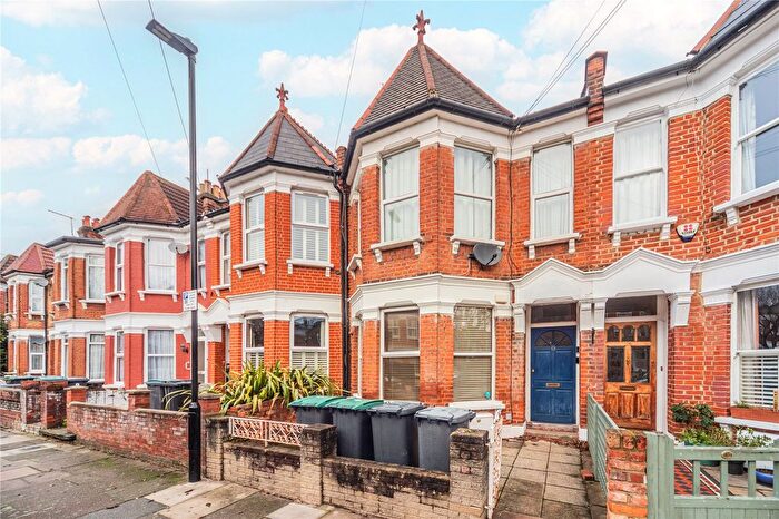 2 Bedroom Flat For Sale In Manor Road, London, N22