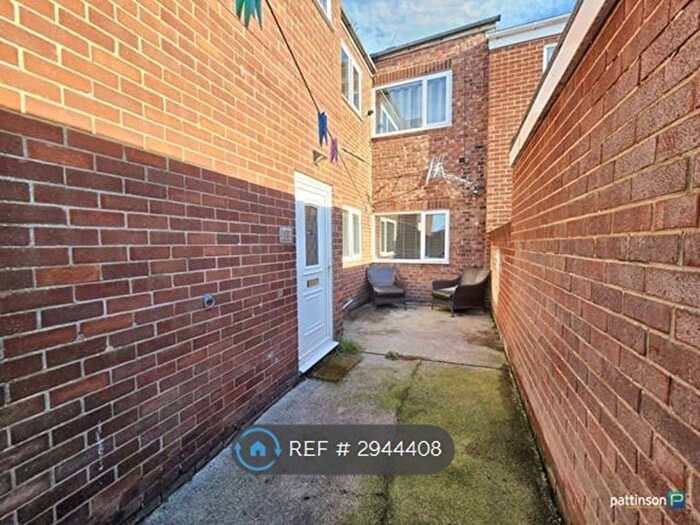 2 Bedroom Flat To Rent In Ellesmere Gardens, Choppington, NE62