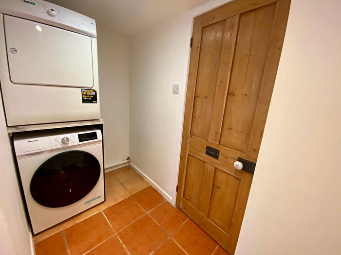 2 Bedroom End Of Terrace House To Rent In Unity Road, Helston, TR13