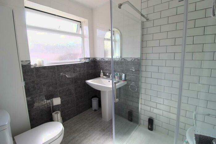 2 Bedroom Semi-Detached Bungalow For Sale In Mansfield Avenue, Denton, Manchester, M34