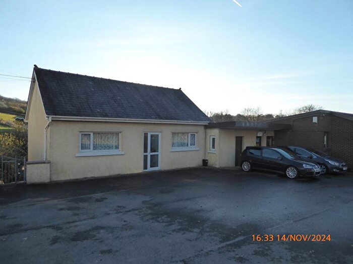 2 Bedroom Flat To Rent In Gerynant, Capel Dewi, Carmarthen, SA32