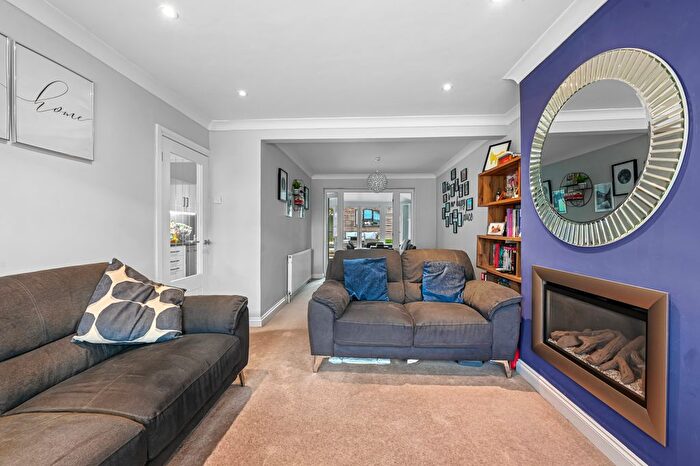 3 Bedroom End Of Terrace House For Sale In Lucas Avenue, Chelmsford, Essex, CM2