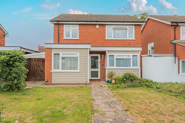 4 Bedroom Detached House For Sale In Willowside, London Colney, St. Albans, AL2